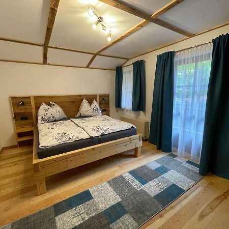 Ferienwohnung Rohrmoser Mit 2 Schlafzimmern Huttschlag ภายนอก รูปภาพ