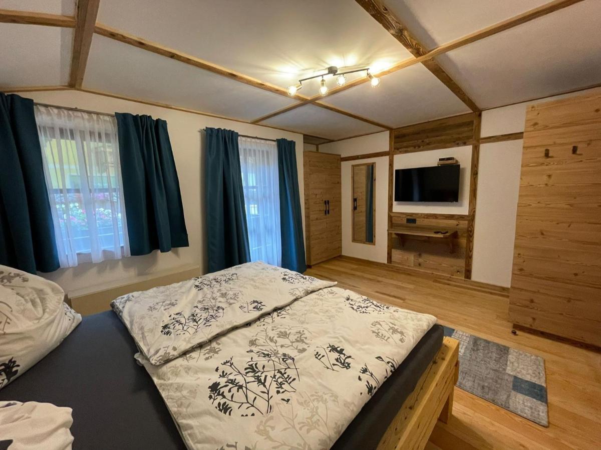 Ferienwohnung Rohrmoser Mit 2 Schlafzimmern Huttschlag ภายนอก รูปภาพ