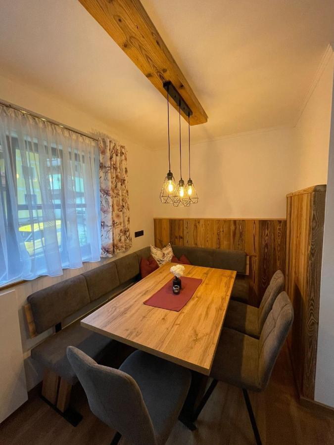 Ferienwohnung Rohrmoser Mit 2 Schlafzimmern Huttschlag ภายนอก รูปภาพ